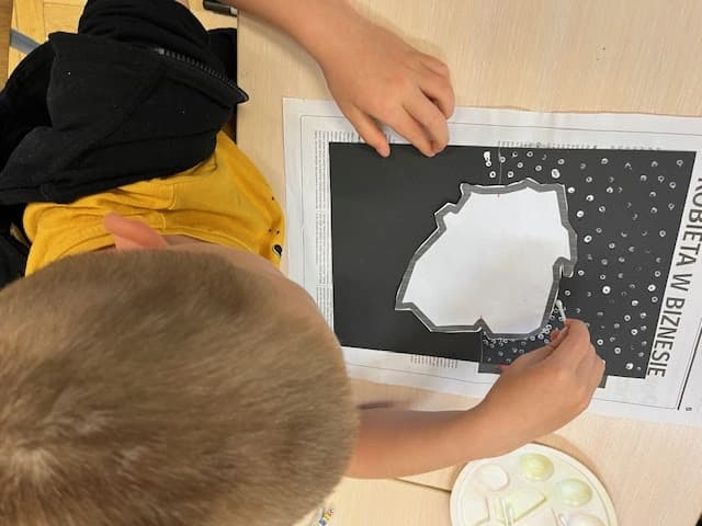 Praca plastyczna na majowe święta - klasa 1a