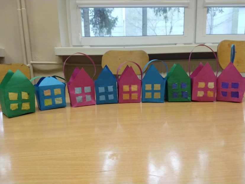 Zajęcia plastyczne " Domek Lampion"