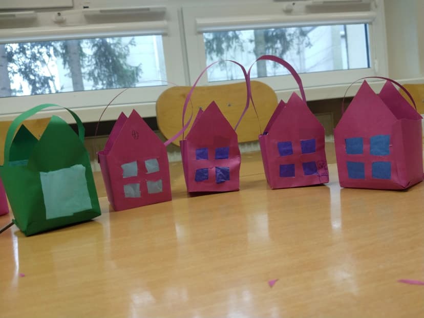 Zajęcia plastyczne " Domek Lampion"