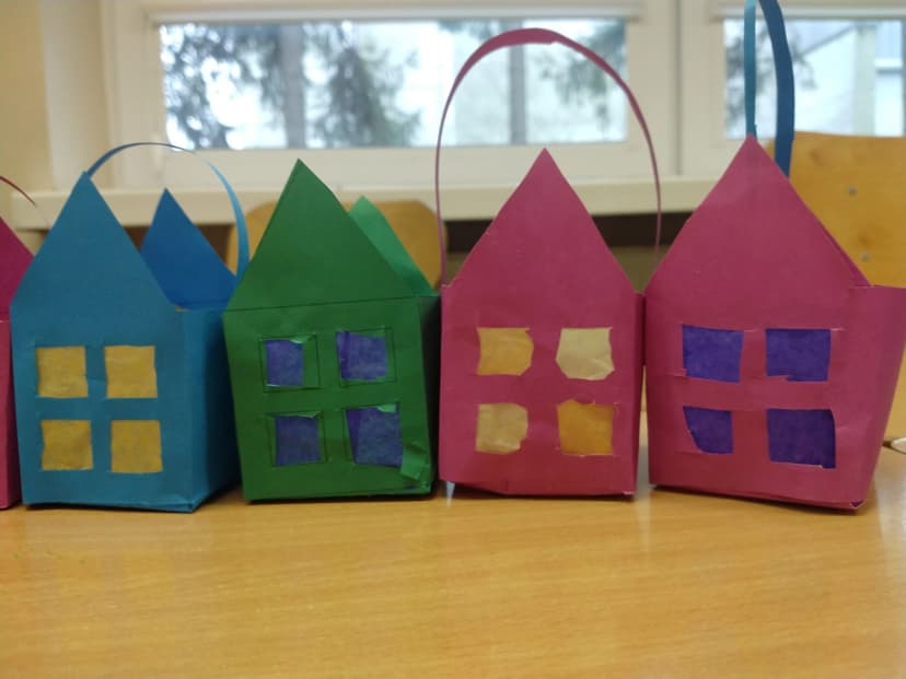 Zajęcia plastyczne " Domek Lampion"
