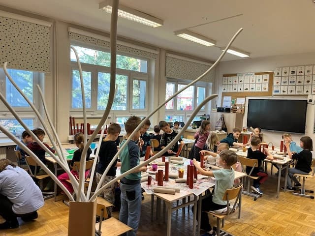 Ekologiczny projekt klasy 1a - Symbioza natury, miododajne drzewo