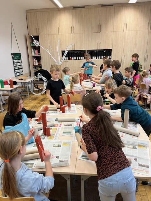 Ekologiczny projekt klasy 1a - Symbioza natury, miododajne drzewo