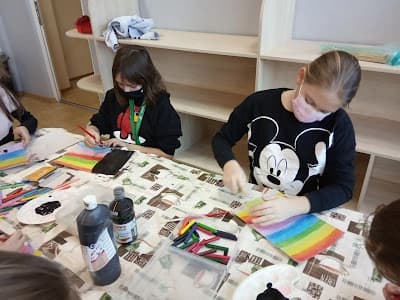 Zajęcia KOLOROWA PLASTYKA