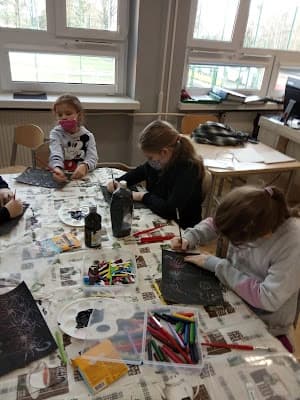 Zajęcia KOLOROWA PLASTYKA