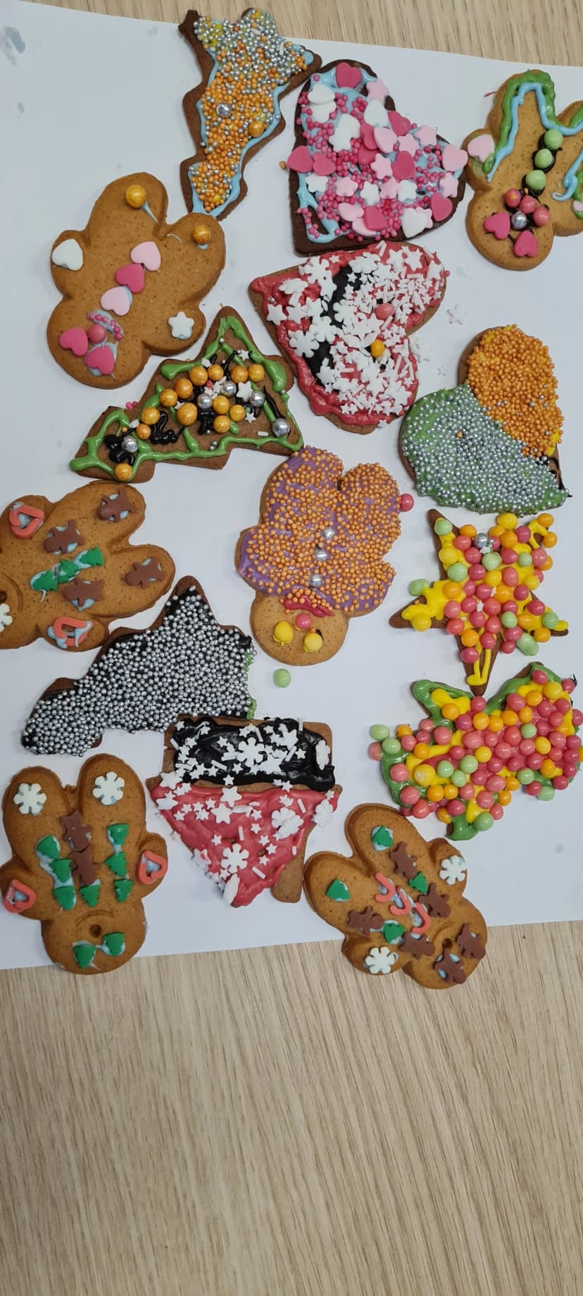 Ozdabiamy pierniki - klasa 5 a