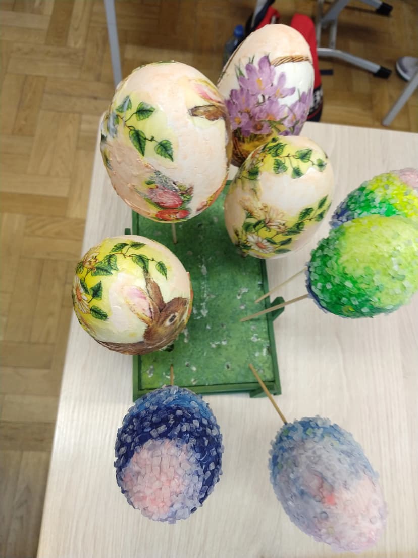 Zajęcia plastyczne z panią Bogusią.