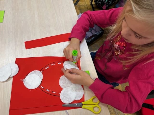 Elfy z 1a szyją czapki dla św. Mikołaja : )