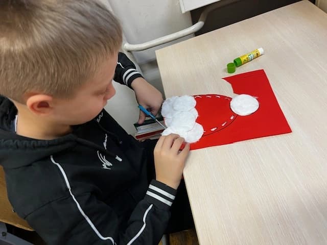 Elfy z 1a szyją czapki dla św. Mikołaja : )