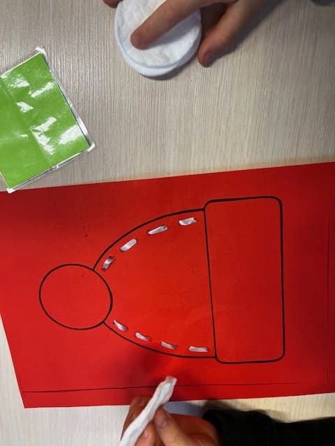 Elfy z 1a szyją czapki dla św. Mikołaja : )