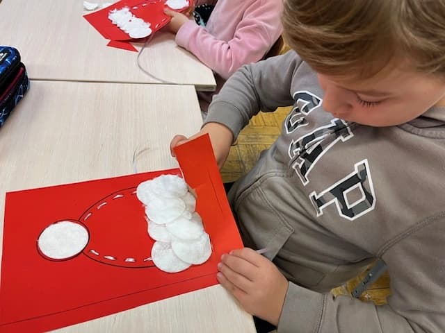 Elfy z 1a szyją czapki dla św. Mikołaja : )