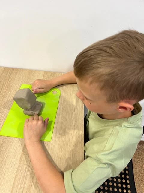 1a w Muzeum Azji i Pacyfiku poznaje Wyspy Wielkanocne