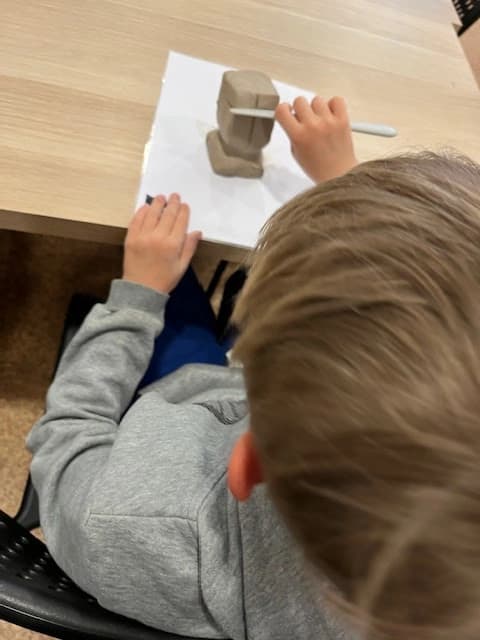 1a w Muzeum Azji i Pacyfiku poznaje Wyspy Wielkanocne