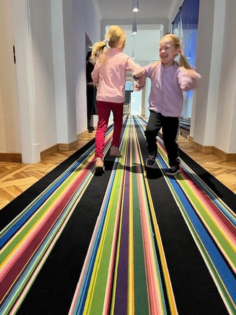 Klasa 1a na wycieczce - poznajemy tańce ludowe z różnych regionów Polski