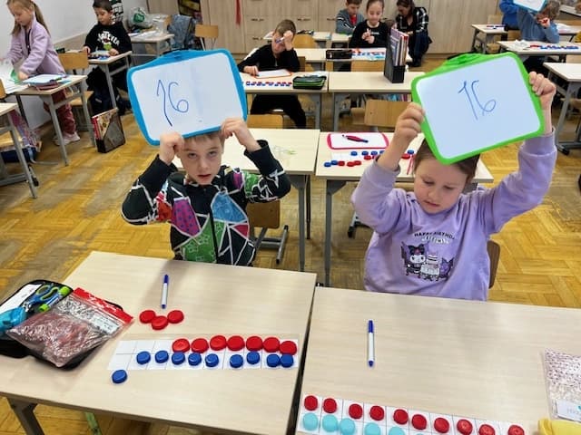 Edukacja matematyczna w 1a - przekraczamy próg dziesiątkowy