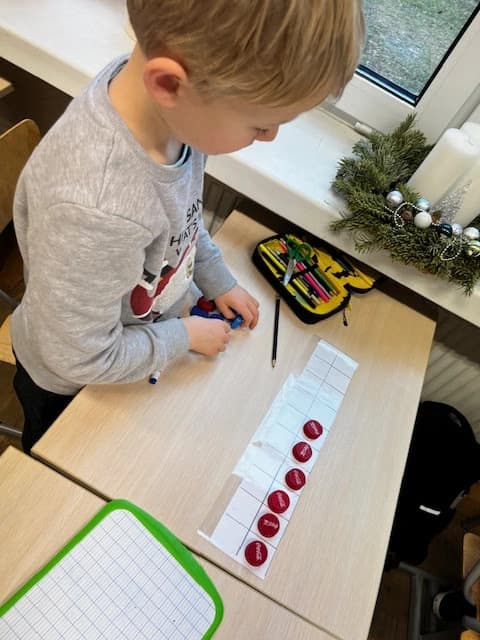 Edukacja matematyczna w 1a - przekraczamy próg dziesiątkowy