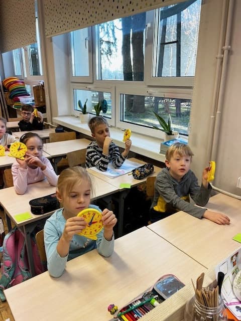 Która godzina? - aktywna nauka w 1a