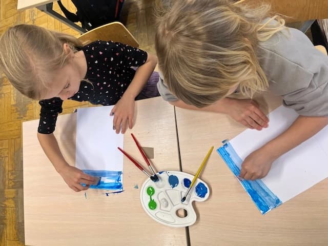 Podglądamy wiosnę - artystycznie w 1a