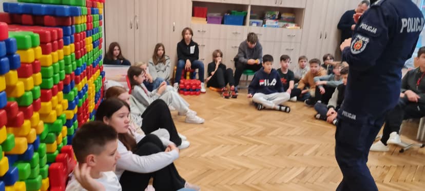 Warsztaty z policją dotyczące cyberbezpieczeństwa.