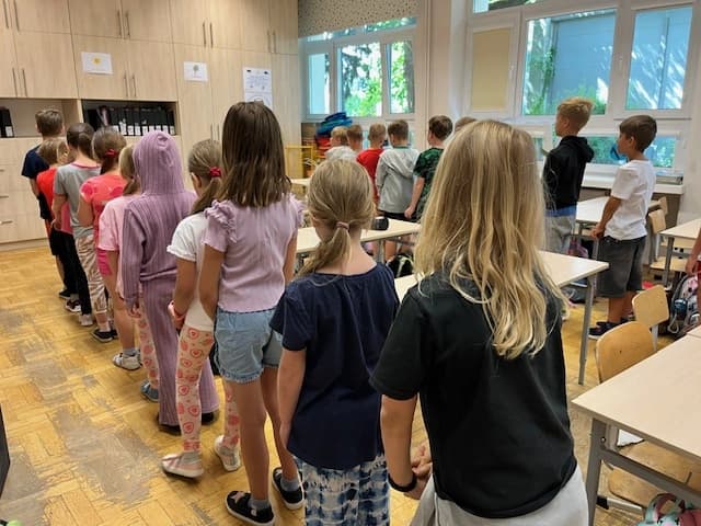 Edukacja społeczna - zabawy integrujące zespół klasowy w 1a