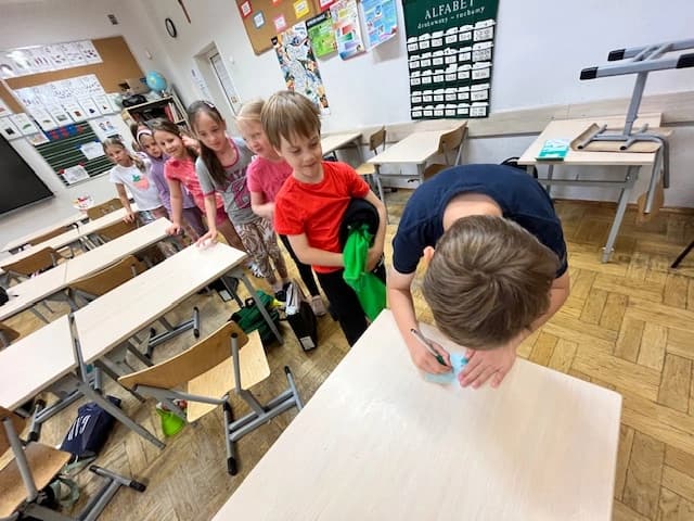 Edukacja społeczna - zabawy integrujące zespół klasowy w 1a