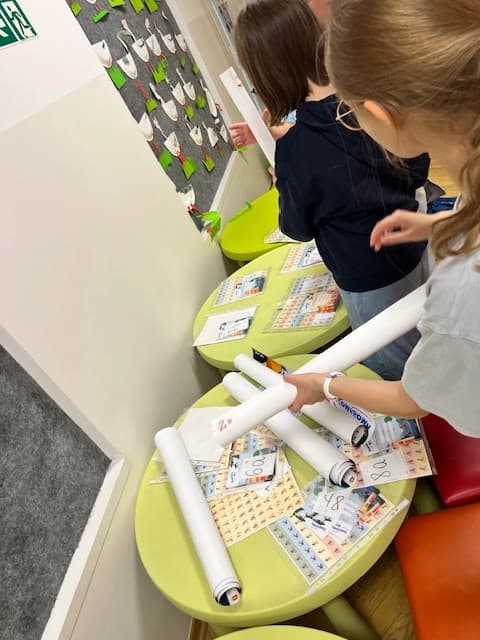 Uczniowie pomagają - przygotowania do Rowerowego Maja