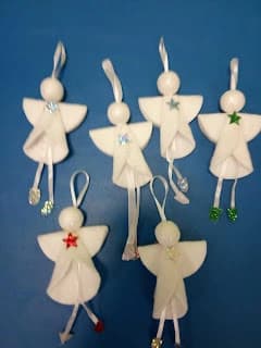 Aniołki w szkolnej świetlicy