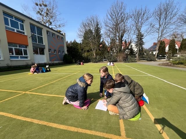 1a pracuje w podgrupach: gramy w państwa-miasta w uproszczonej wersji