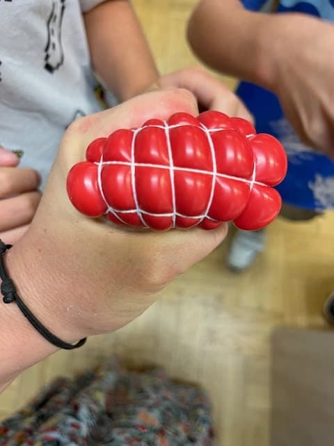 Sensorycznie w 1a - robimy gniotki