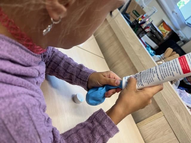 Sensorycznie w 1a - robimy gniotki