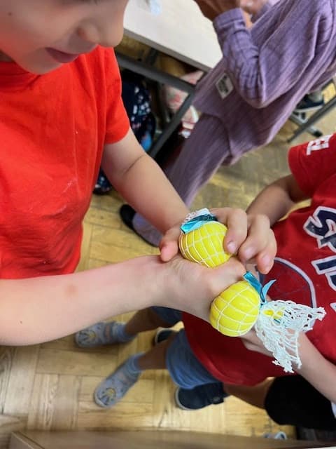 Sensorycznie w 1a - robimy gniotki