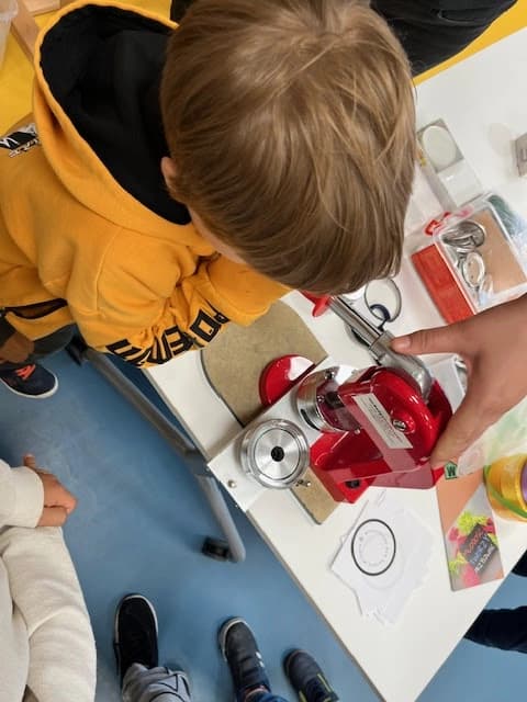 Klasa 1a na kreatywno-sportowych warsztatach w Młodzieżowym Domu Kultury Wilanów