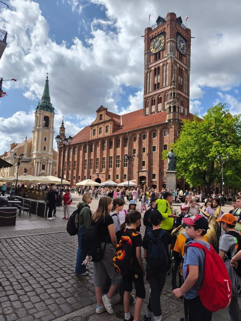 Klasa 4 a i 4 b w Toruniu