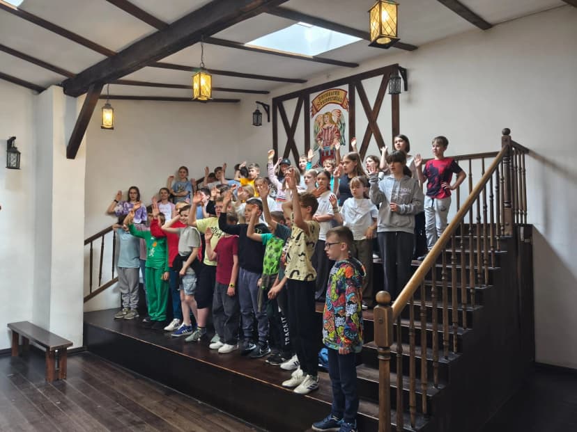 Klasa 4 a i 4 b w Toruniu