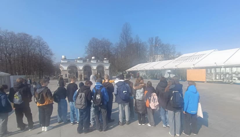 8 b - Wycieczka - Śladami bohaterów "Kamieni na szaniec"