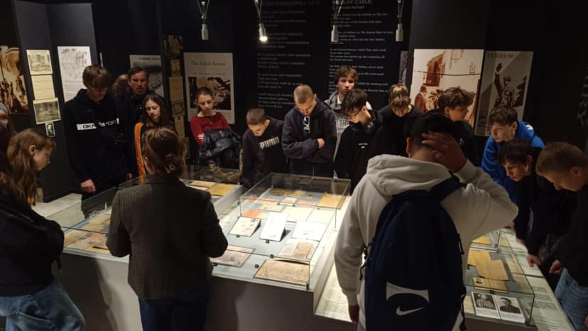 8 b - Wycieczka - Śladami bohaterów "Kamieni na szaniec"