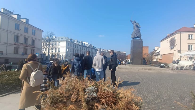 8 b - Wycieczka - Śladami bohaterów "Kamieni na szaniec"