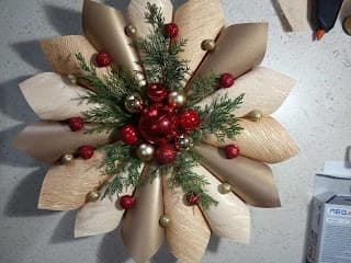 Nowoczesne ozdoby świąteczne na drzwi