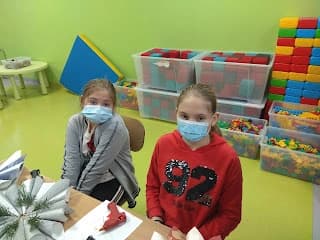 Nowoczesne ozdoby świąteczne na drzwi