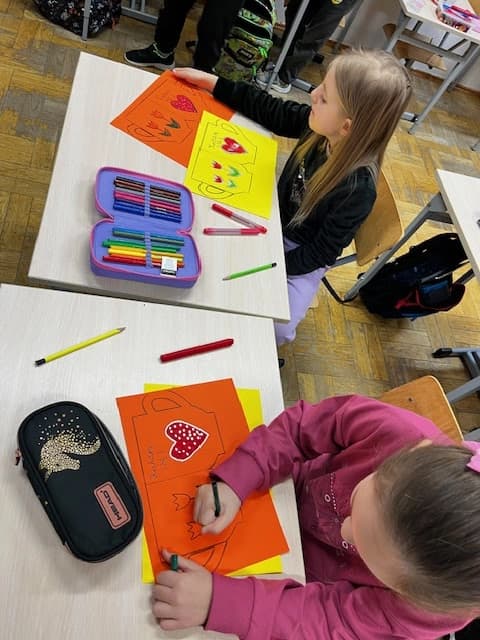 Prezenty dla Babć i Dziadków - plastyka w klasie 1a