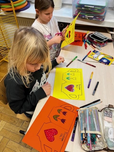 Prezenty dla Babć i Dziadków - plastyka w klasie 1a