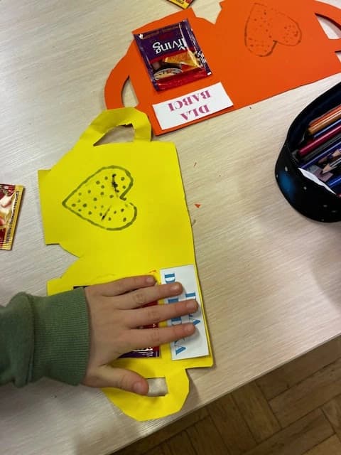 Prezenty dla Babć i Dziadków - plastyka w klasie 1a