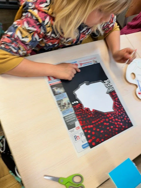 Praca plastyczna na majowe święta - klasa 1a - zdjęcie 1