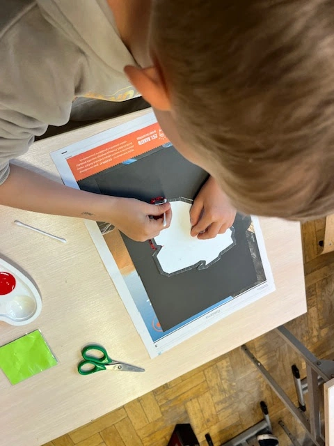 Praca plastyczna na majowe święta - klasa 1a - zdjęcie 6