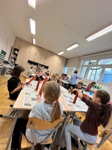 Ekologiczny projekt klasy 1a - Symbioza natury, miododajne drzewo - zdjęcie 5