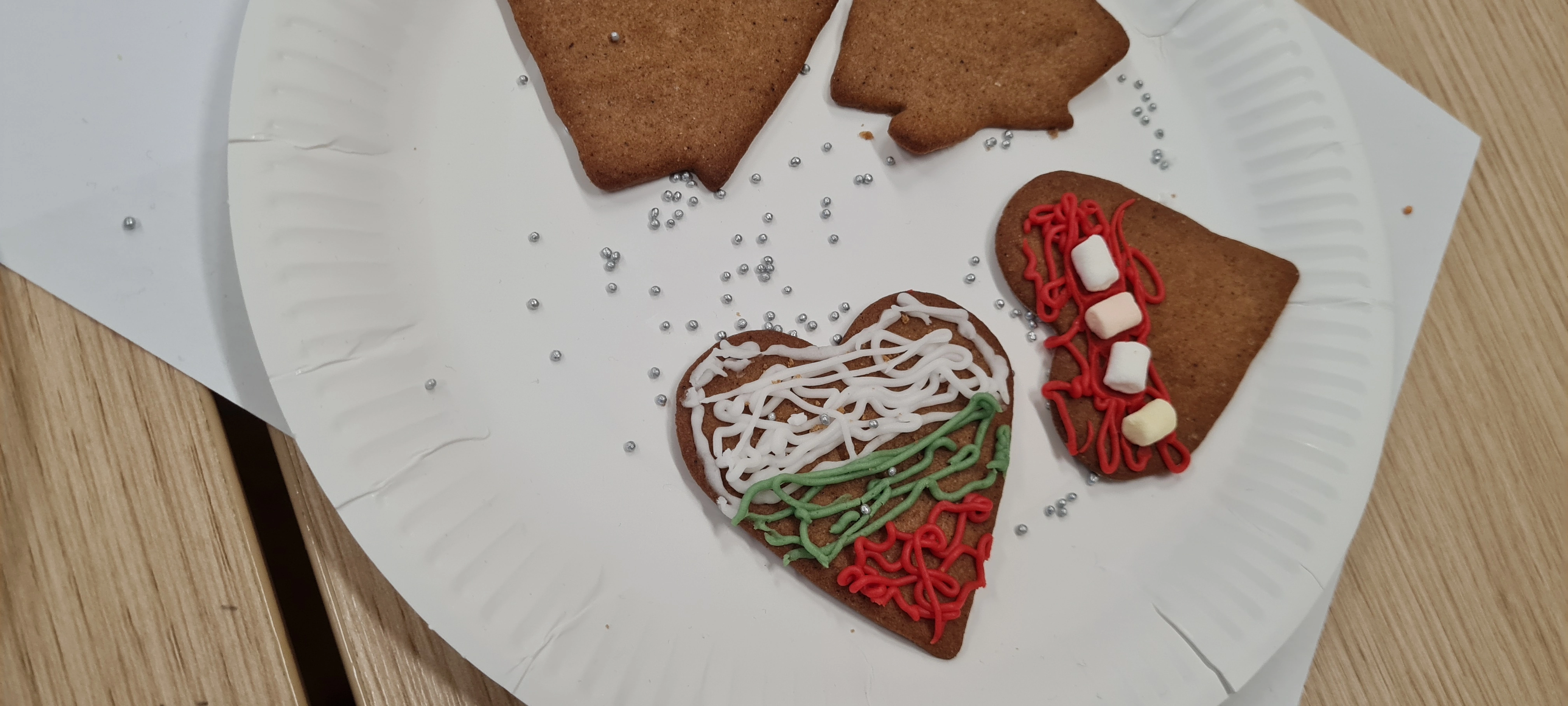 Ozdabiamy pierniki - klasa 5 a - zdjęcie 5