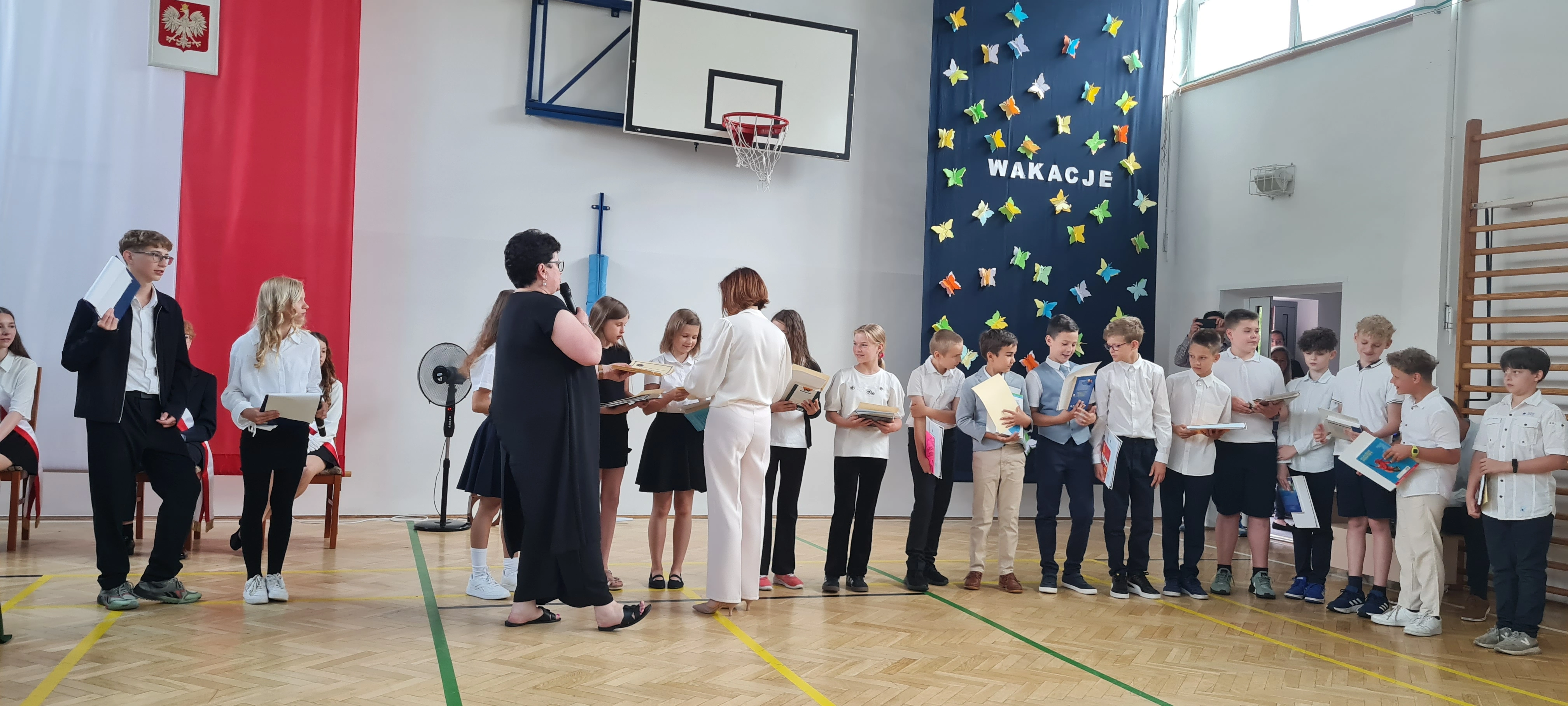Uroczyste zakończenie roku szkolnego 2024/2025 - klasy 4-6 - zdjęcie 4
