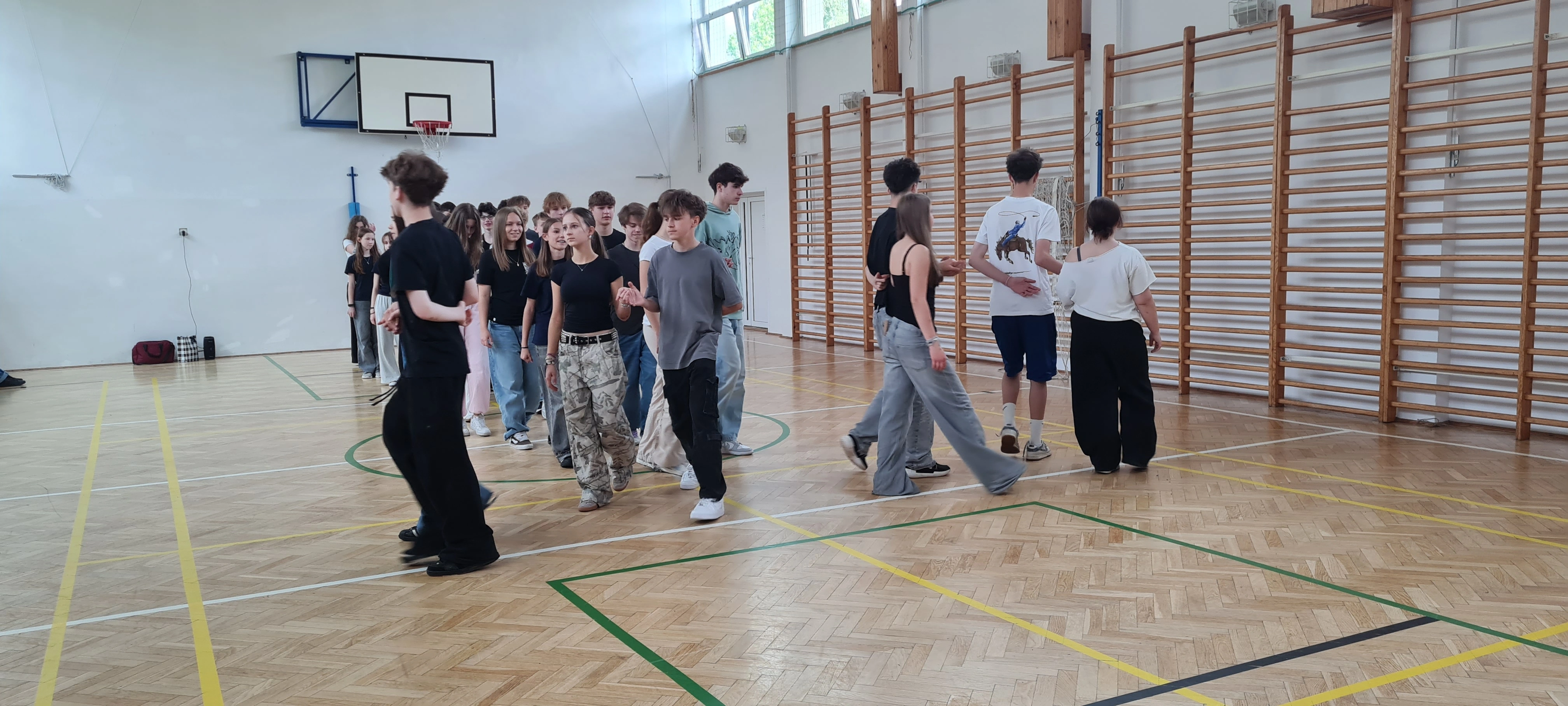 8 a i 8 b - próby do poloneza - zdjęcie 4