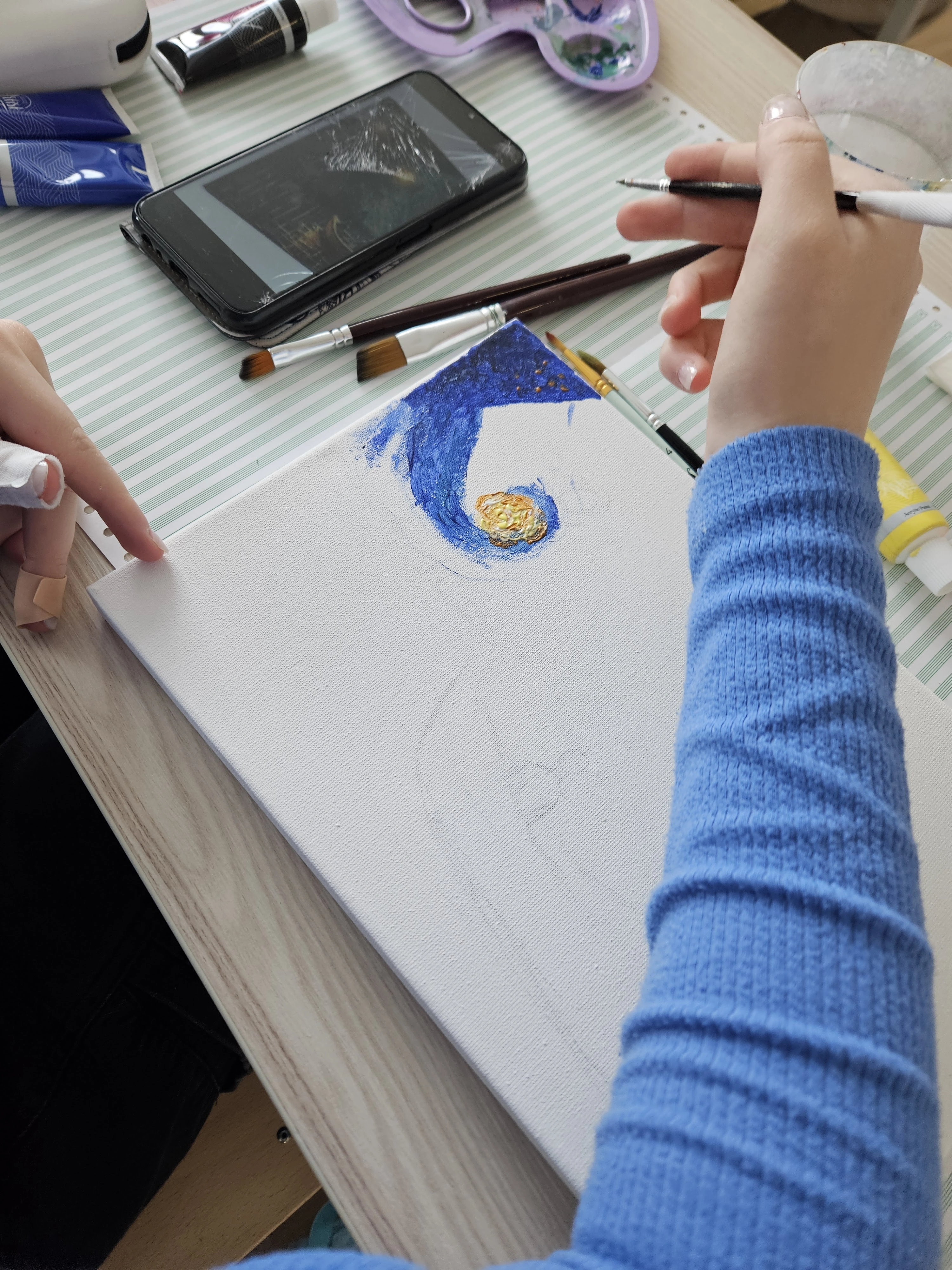 Malowanie akrylami na płótnie kl.VIIa VIIb - zdjęcie 2