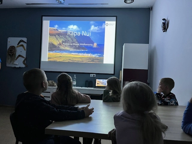 1a w Muzeum Azji i Pacyfiku poznaje Wyspy Wielkanocne - zdjęcie 2