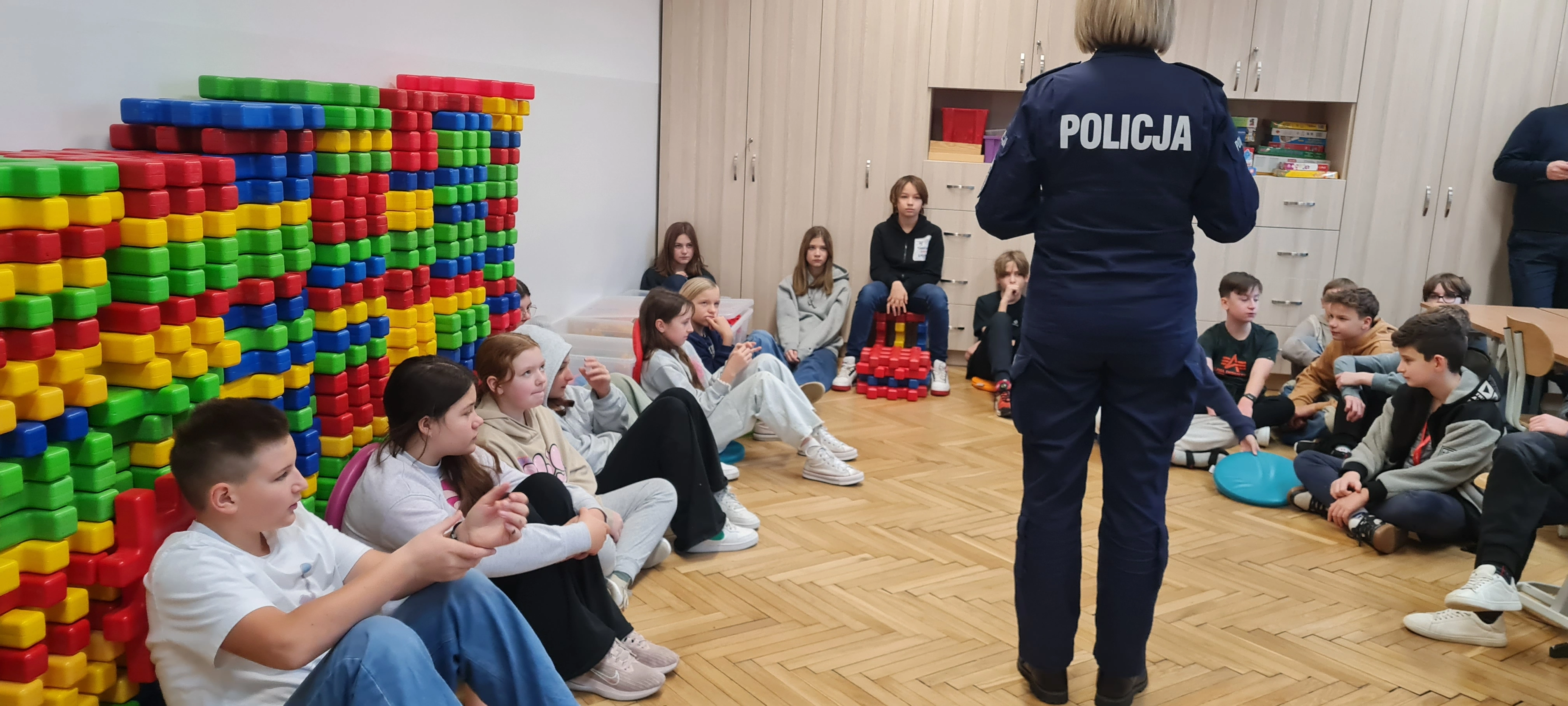 Warsztaty z policją dotyczące cyberbezpieczeństwa. - zdjęcie 2